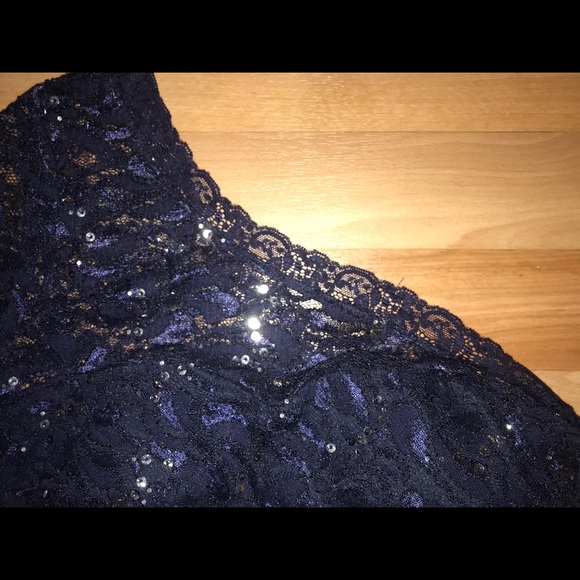 Navy blue one-sleeve lace dress with silver sequins - Picture 3 of 6